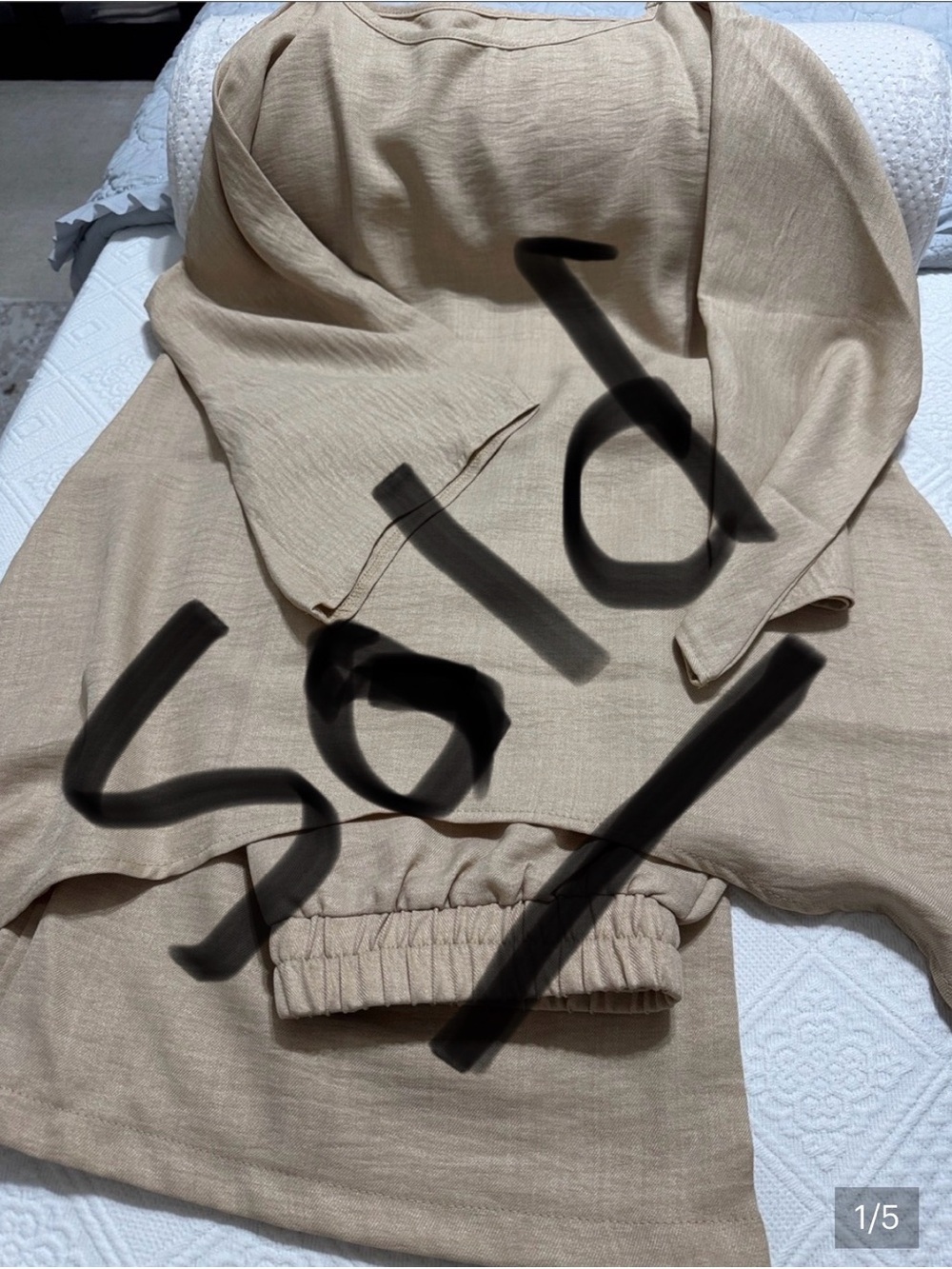 Beige lightweight set.